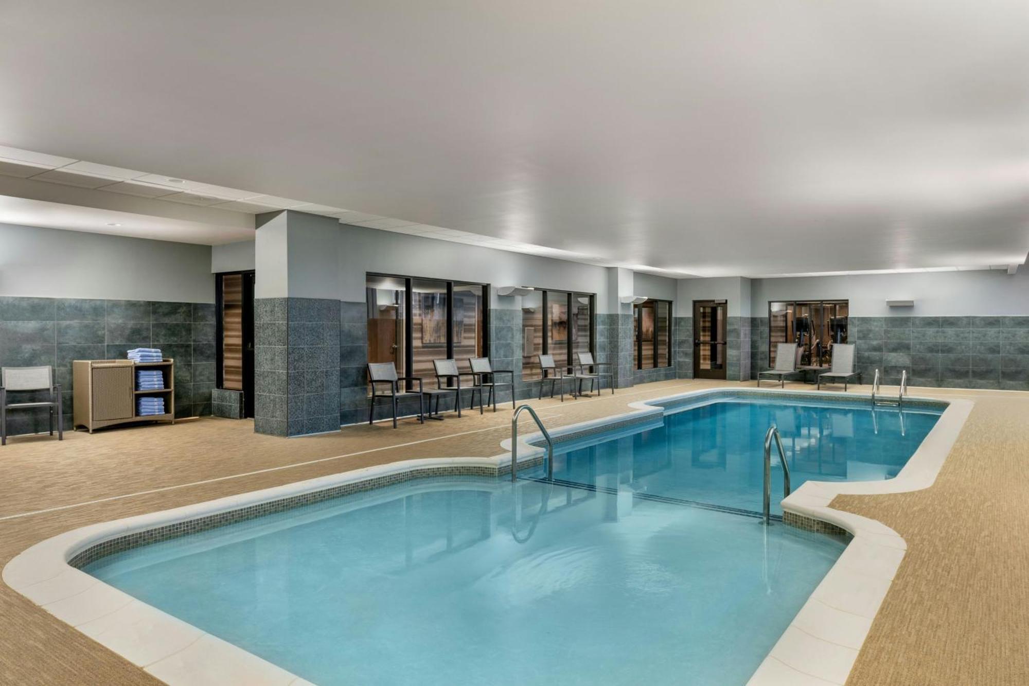 Residence Inn By Marriott Milwaukee Brookfield At Poplar Creek エクステリア 写真
