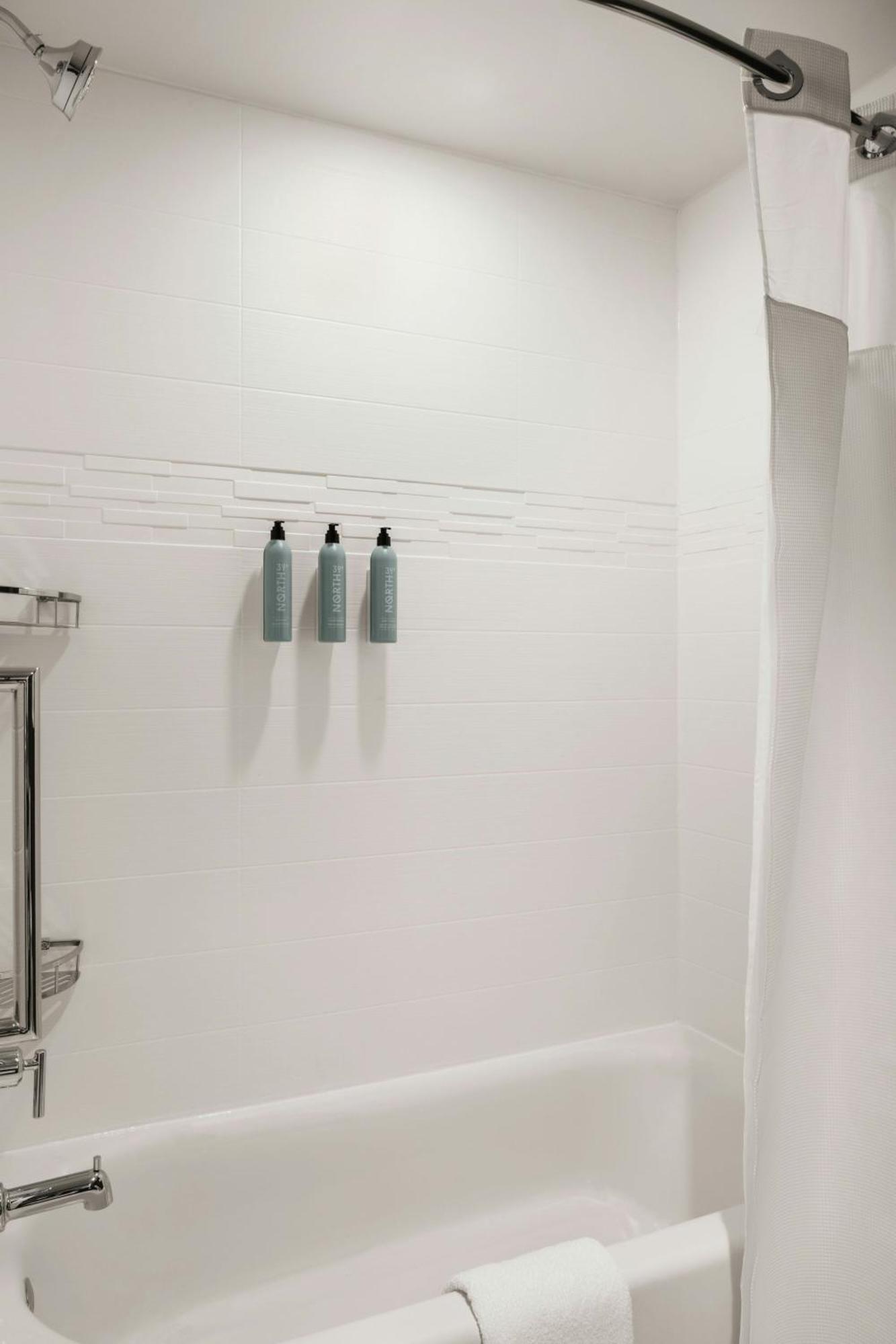 Residence Inn By Marriott Milwaukee Brookfield At Poplar Creek エクステリア 写真