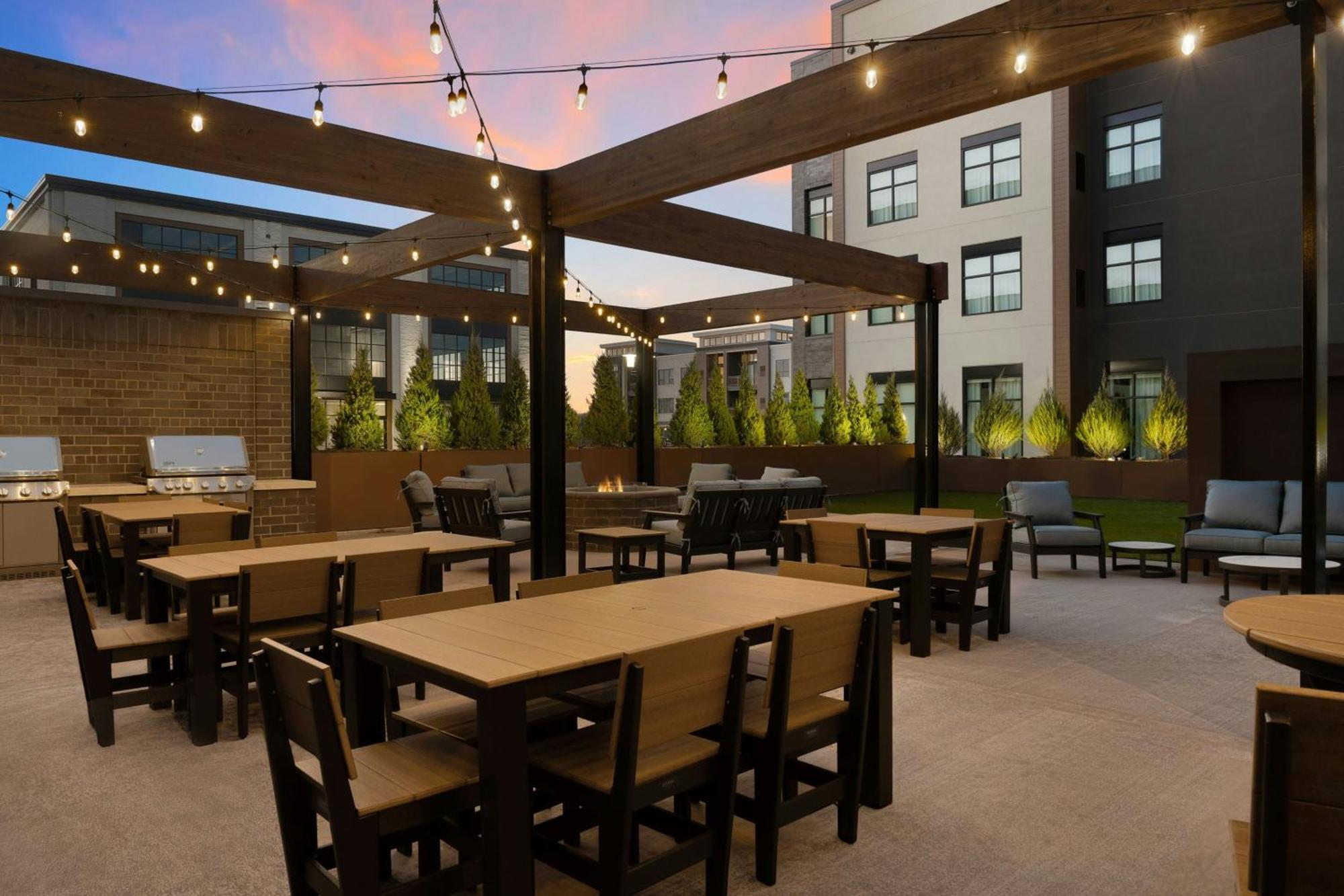 Residence Inn By Marriott Milwaukee Brookfield At Poplar Creek エクステリア 写真